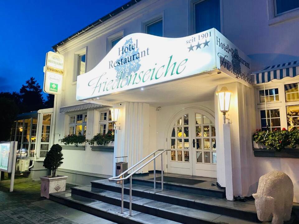 Hotel Friedenseiche Neukirchen-Vluyn Exterior foto